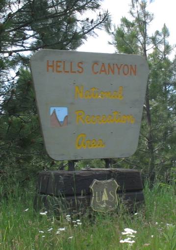 Forest Service road to Hells Canyon Overlook
