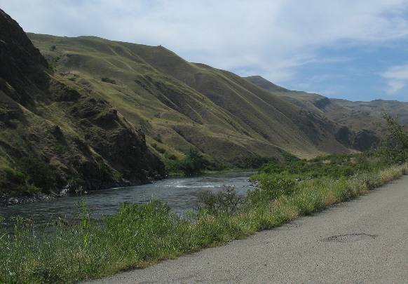 Oregon side of Hells Canyon at Pittsburg Landing & Campground