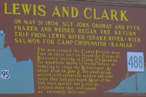 Kiosk commemoration Lewis and Clark passing through the Camas Prairie