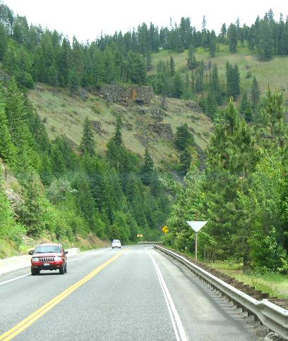 US-95 dropping into Lewiston from the northwestern part of the Camas Prairie in western Idaho