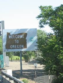 Oregon welcome sign on I-84