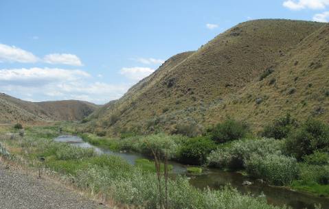 Powder River along SR-86 east of Baker City, Oregon