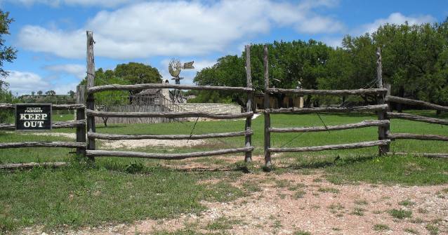 Utilitarian describes this Hill Country Ranch Gate