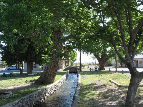 Balmorhea, Texas aquina (Spanis for irrigation canal)