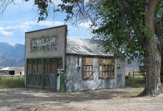 Old Sinclair station in Elberta, Utah