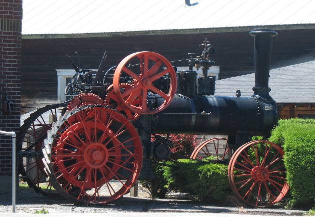 Old steam engine tractor Colton, Washington