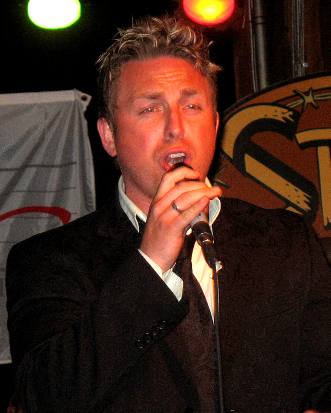 Johnny Reid performing at the Stage on Broadway