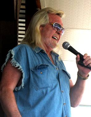 Mel McDaniel entertaining at Two Rivers Campground