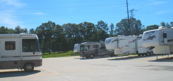 The Free Suncoast RV overnight campsites in Calera, Alabama