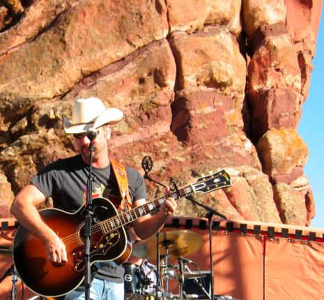 Craig Campbell performing at Willie Nelson's Country Throwdown
