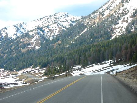 Absorka Mountains on US-26 from the west side of Togwotee Pass