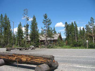 Parking for large vehicles in Yellowstone National Park