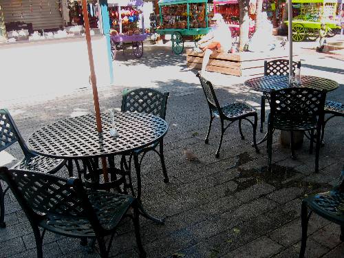 Al Fresco dining along the perimeter of Mallory Square in Key West