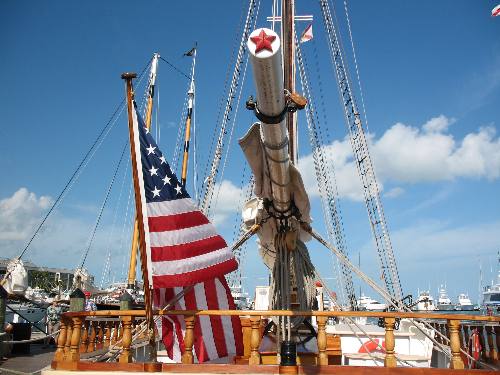 The schooner Western Union at sunset, … – License image – 70404854 ❘  lookphotos