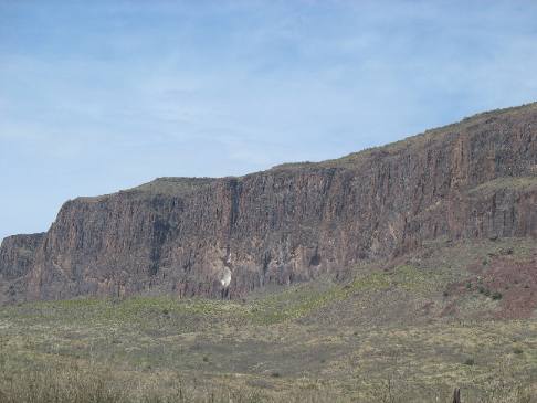 Columnar basalt in ancient lava flow near Ft Davis, Texas