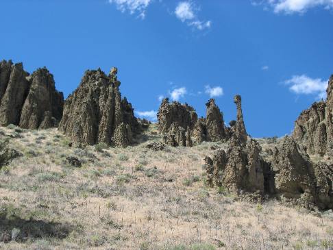 Dikes of basalt near John Day, Oregon