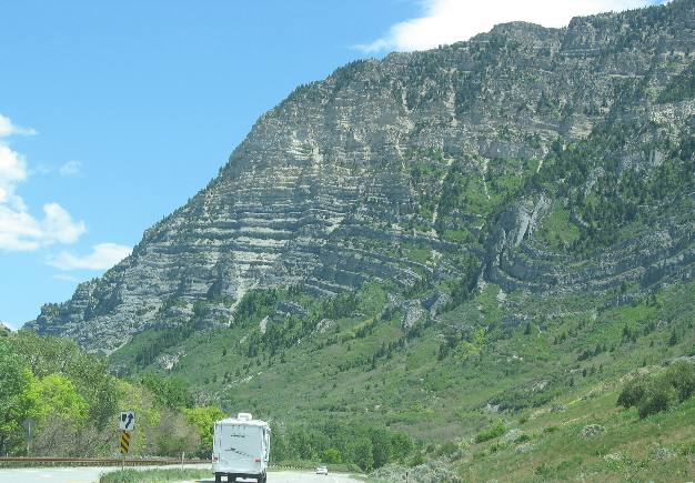 Syncline clearly visible from US-189 near Provo, Utah